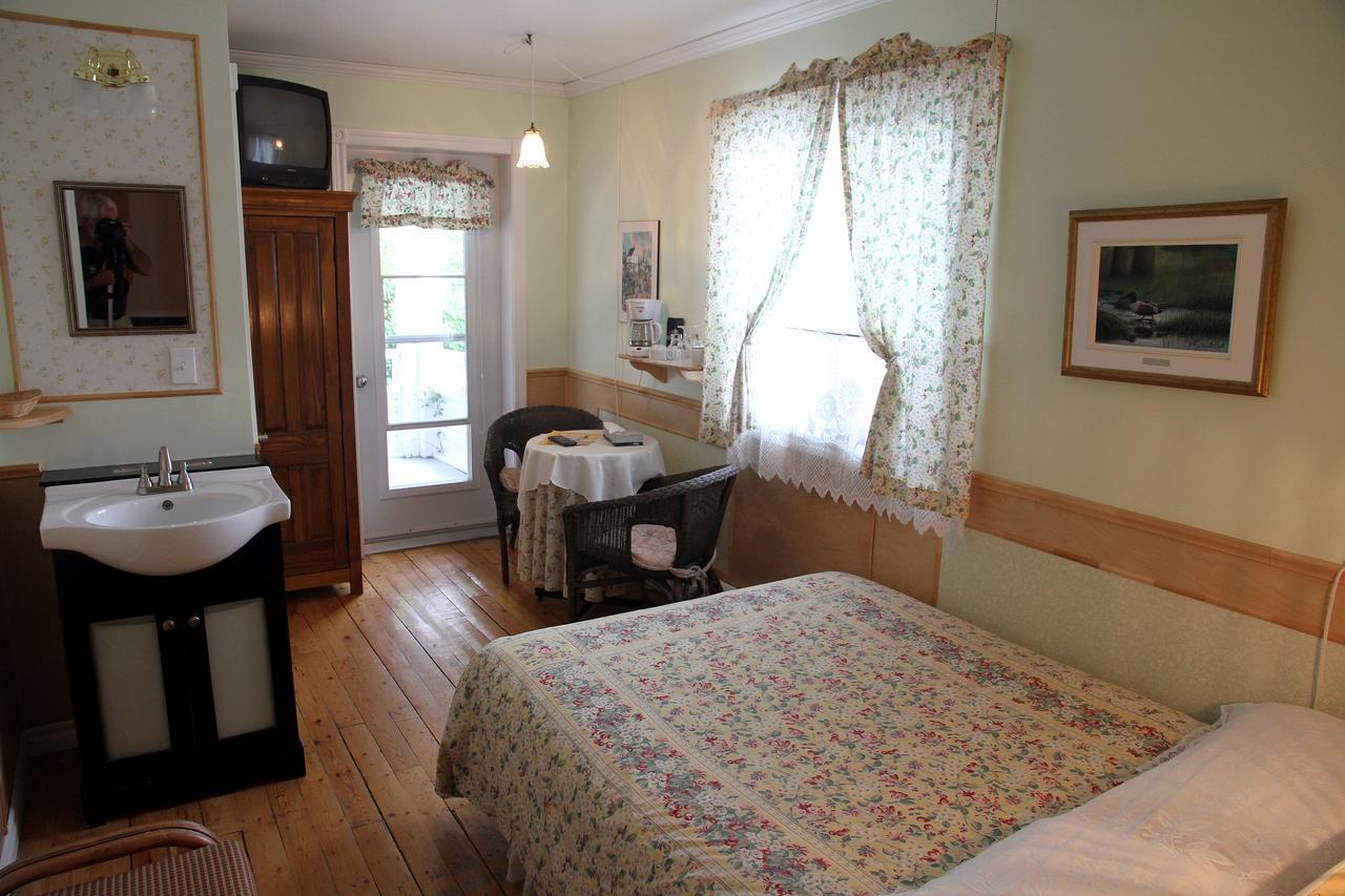 Auberge des Cévennes LʼAnse-Saint-Jean Extérieur photo